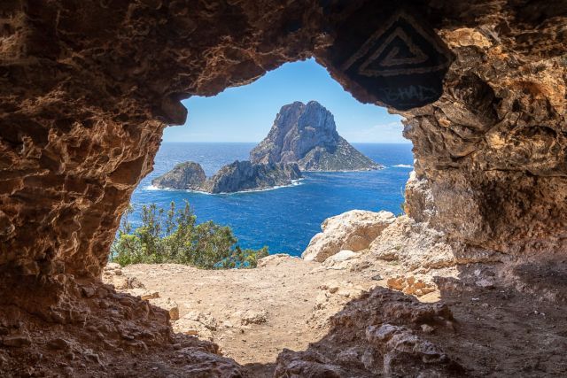 es vedra caves ibiza