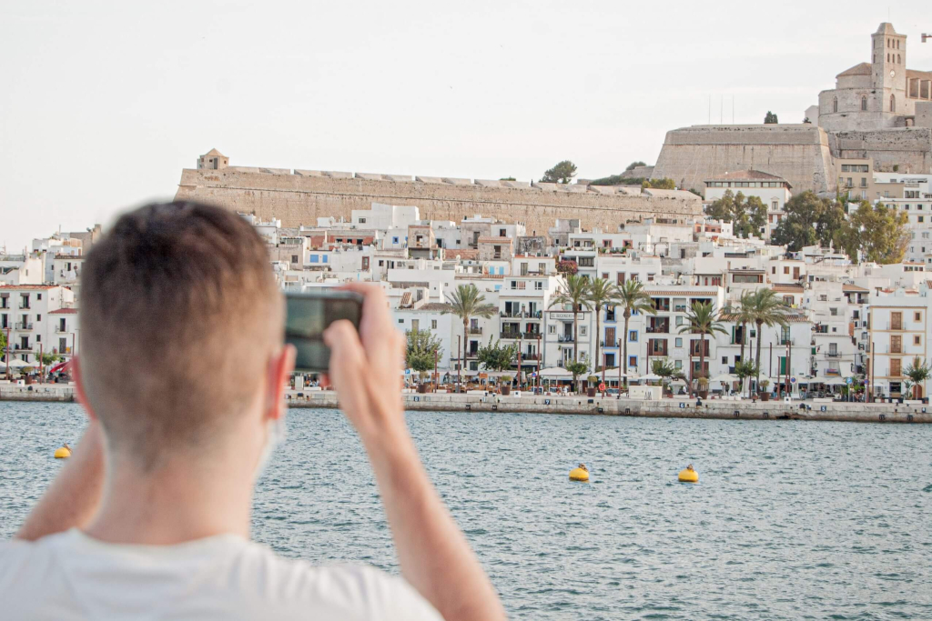 Descubre Los Lugares Más Fotogénicos en Ibiza