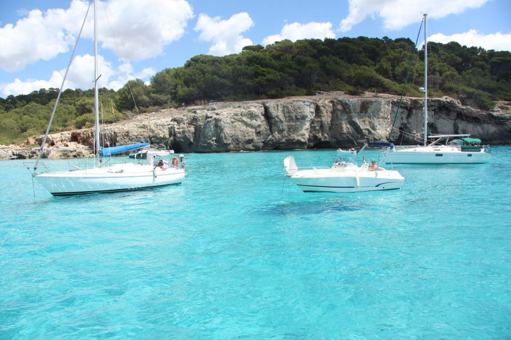 Las Mejores Calas para Fondear en Ibiza