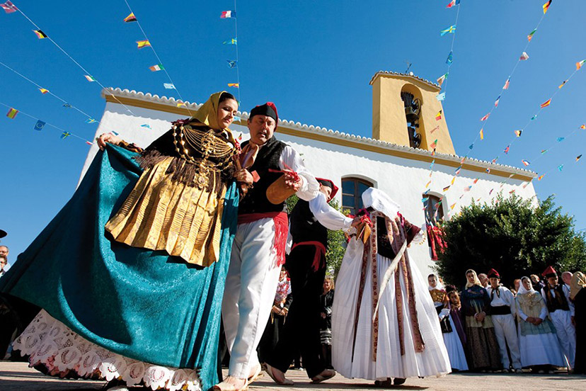 Las Fiestas Tradicionales Más Destacadas de Ibiza y Formentera