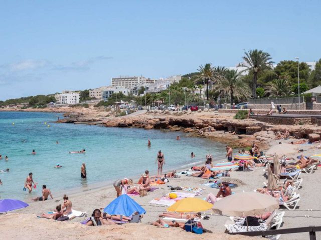 playa san antonio ibiza6