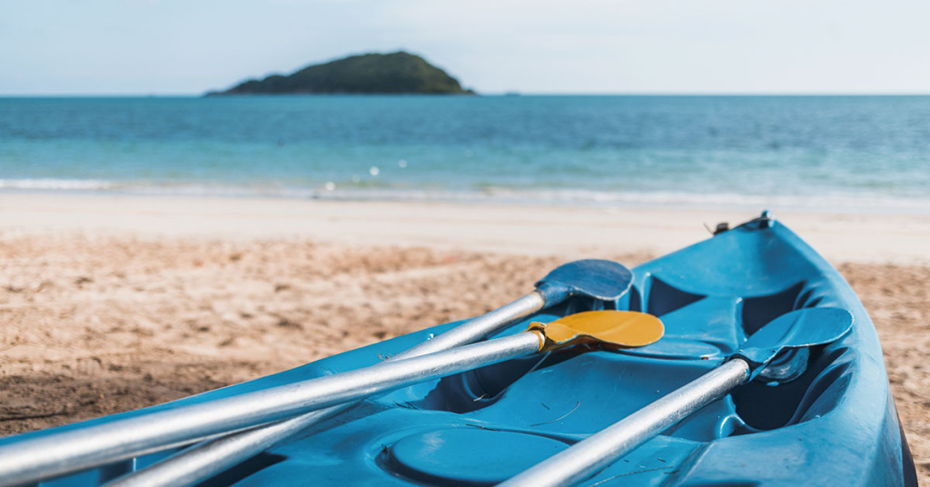 Las Mejores Rutas para Practicar Kayak en Ibiza