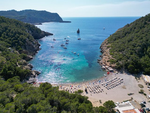 playas san joan ibiza3