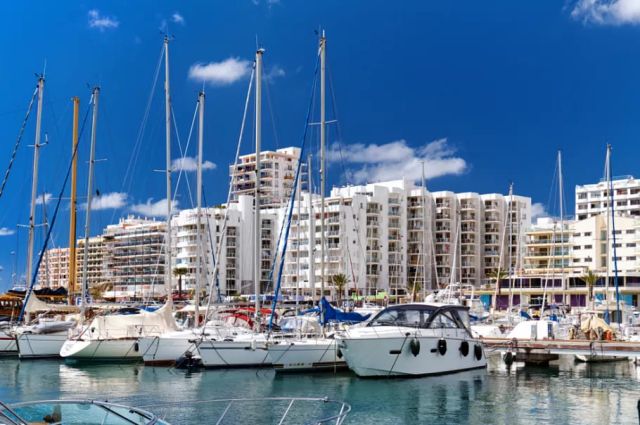 puerto publico de san antonio ibiza