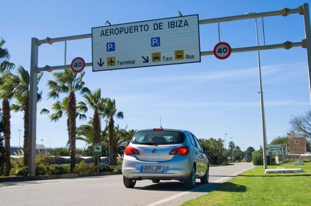 Come arrivare dall'aeroporto alla città di Ibiza