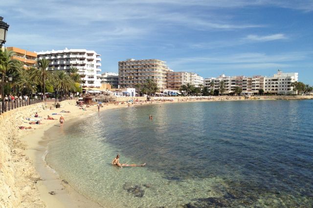 playa santa eulalia ibiza