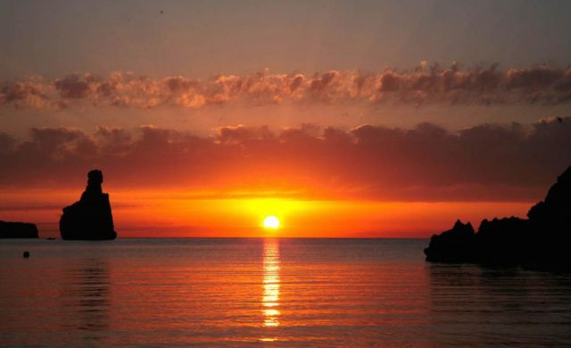 cala berrinas sunset ibiza