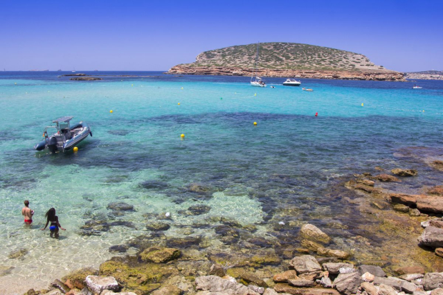 Paseo en barco en Cala Conte Ibiza