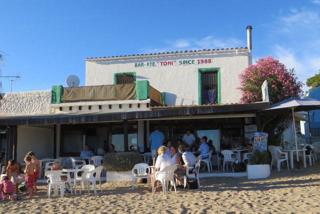 Tapas caseras en Bar Toni, Santa Eulària: comer como un local en Ibiza sin gastar mucho