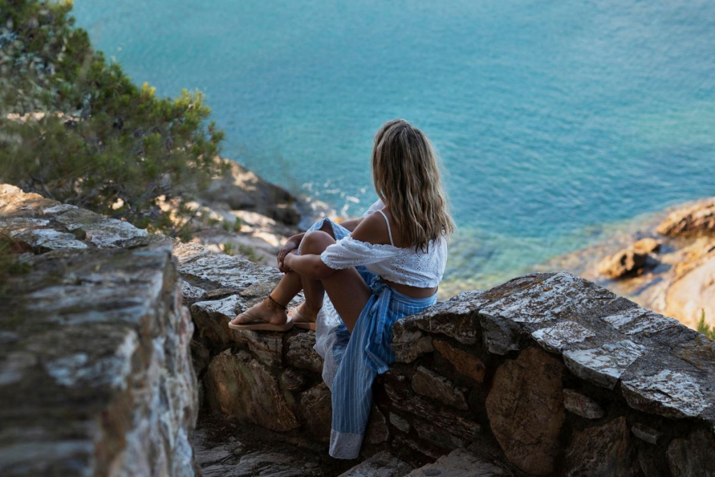 Ibiza para Mujeres: Cómo Disfrutar la Fiesta con Seguridad y Confianza