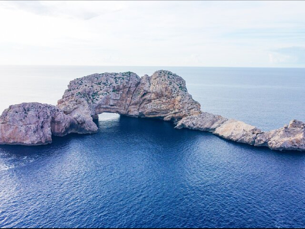 Tour en Lancha a Es Portitxol con Snorkel en Ibiza