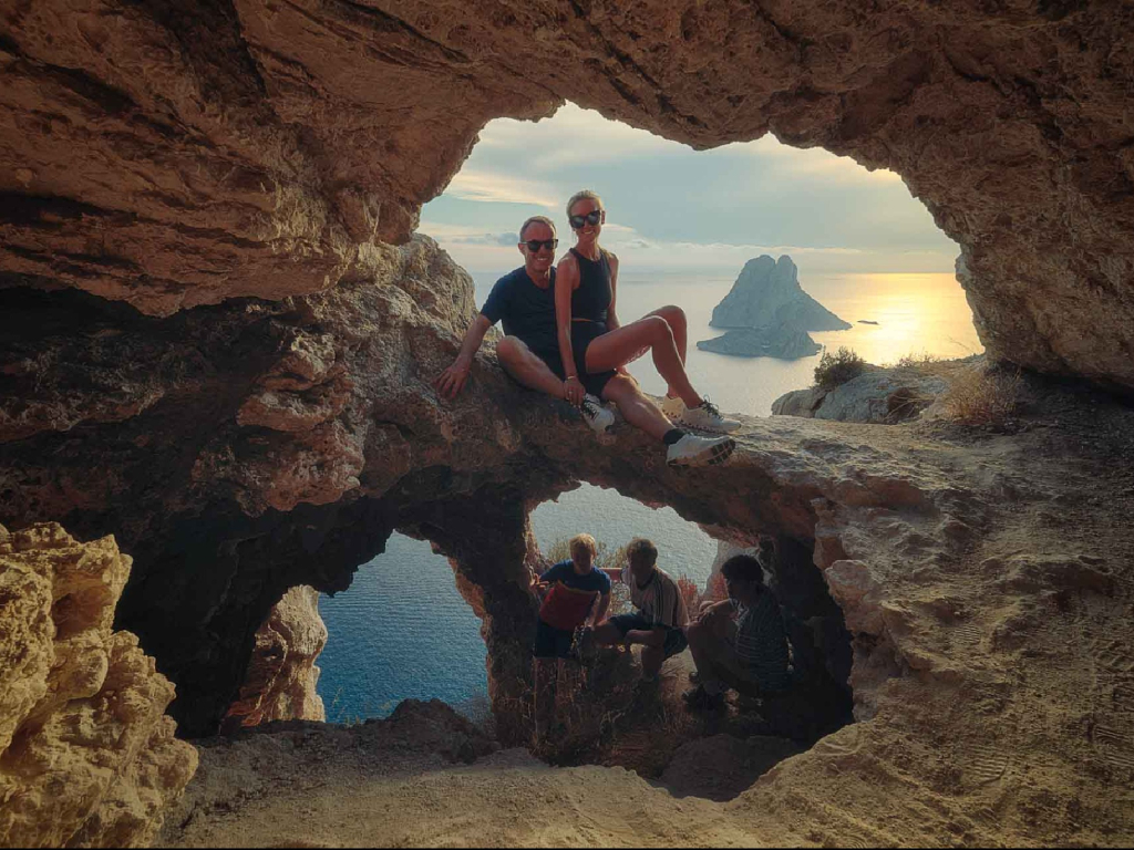 Excursión Guiada Ruta de Senderismo a Cuevas de Es Vedrà en Ibiza