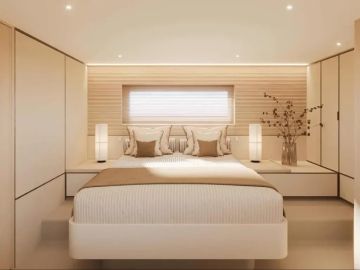 Azimut 60 SeaDeck Luxury Yacht - 2