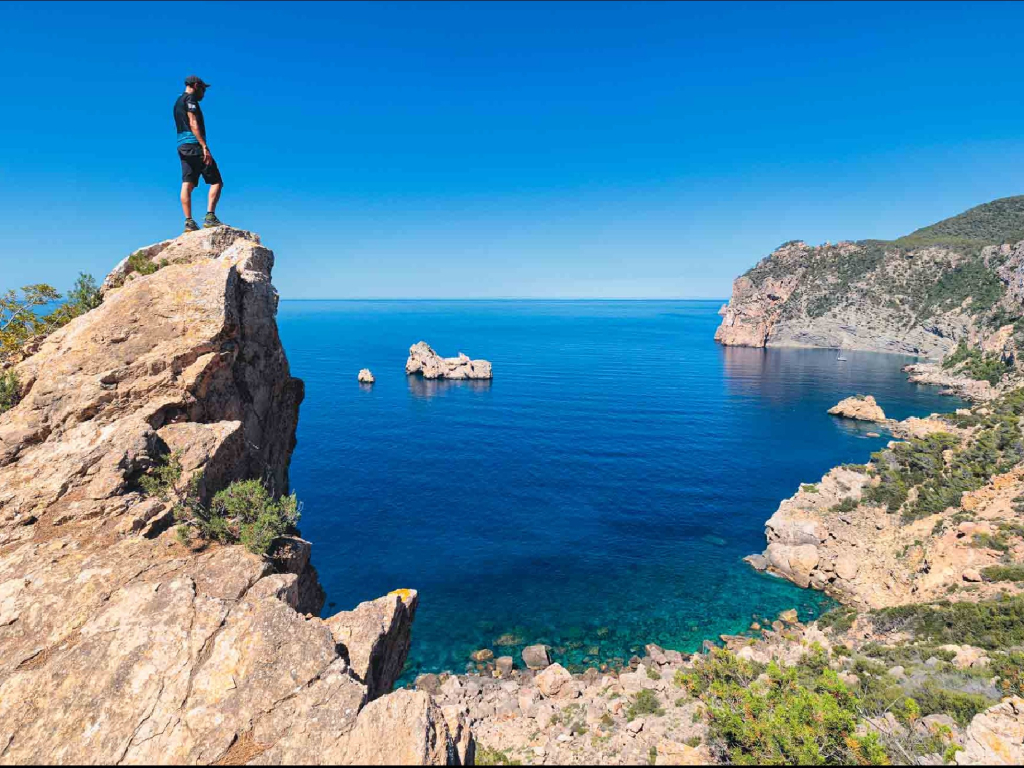 Excursión y Senderismo a la Cala del Pescador en Ibiza