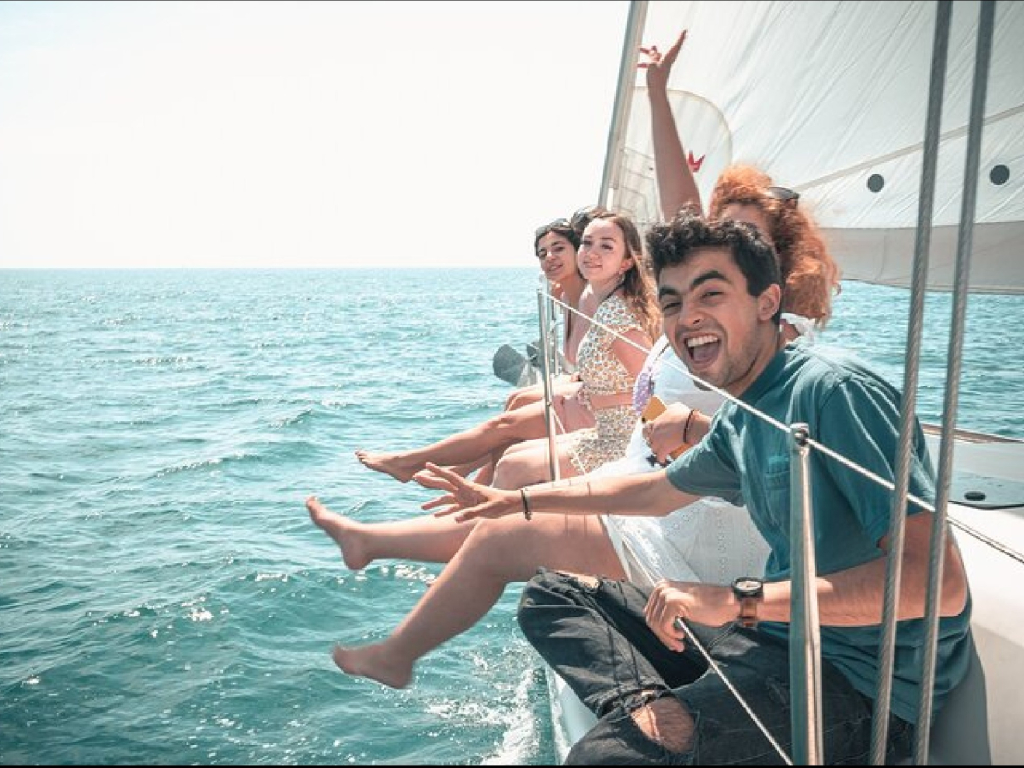 Tour de 4 Horas en Velero Todo Incluido por las Costas de Ibiza