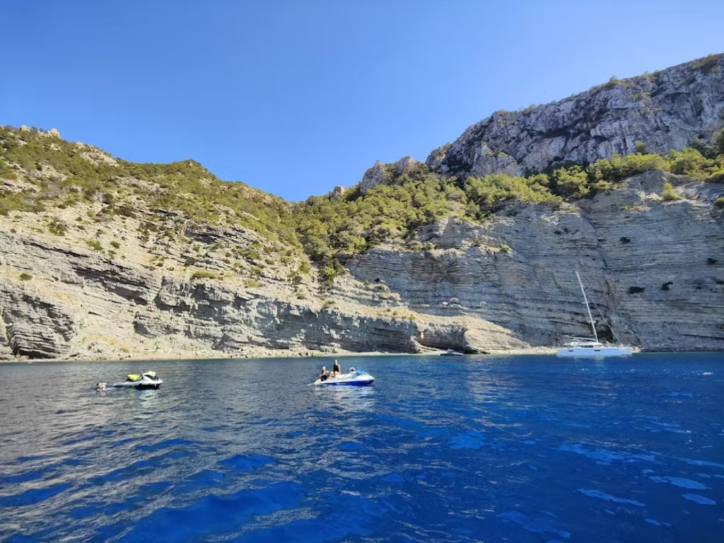 Tour Guiado en Jet Ski a Cala d/Aubarca en Ibiza