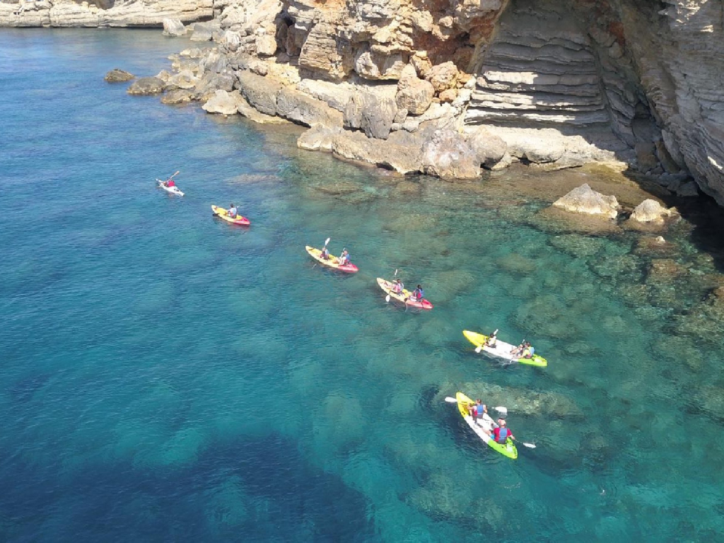 Excursión en Kayak con Snorkel por las cuevas de Ibiza