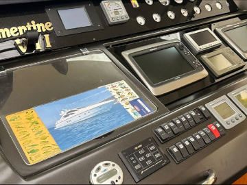 Yate Sunseeker 62 – Elegancia en el Mar de Ibiza - 2