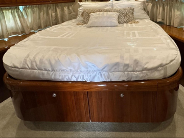 Yate Sunseeker 62 – Elegancia en el Mar de Ibiza - 3