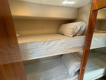 Yate Sunseeker 62 – Elegancia en el Mar de Ibiza - 4